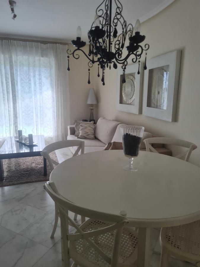 Elegant 2-Bedroom Apartment In Benidorm With Private Pool And Scenic Garden Views Cala de Finestrat Exteriér fotografie