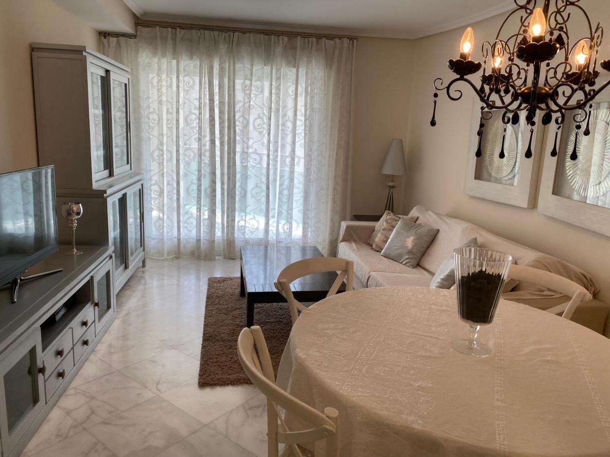 Elegant 2-Bedroom Apartment In Benidorm With Private Pool And Scenic Garden Views Cala de Finestrat Exteriér fotografie